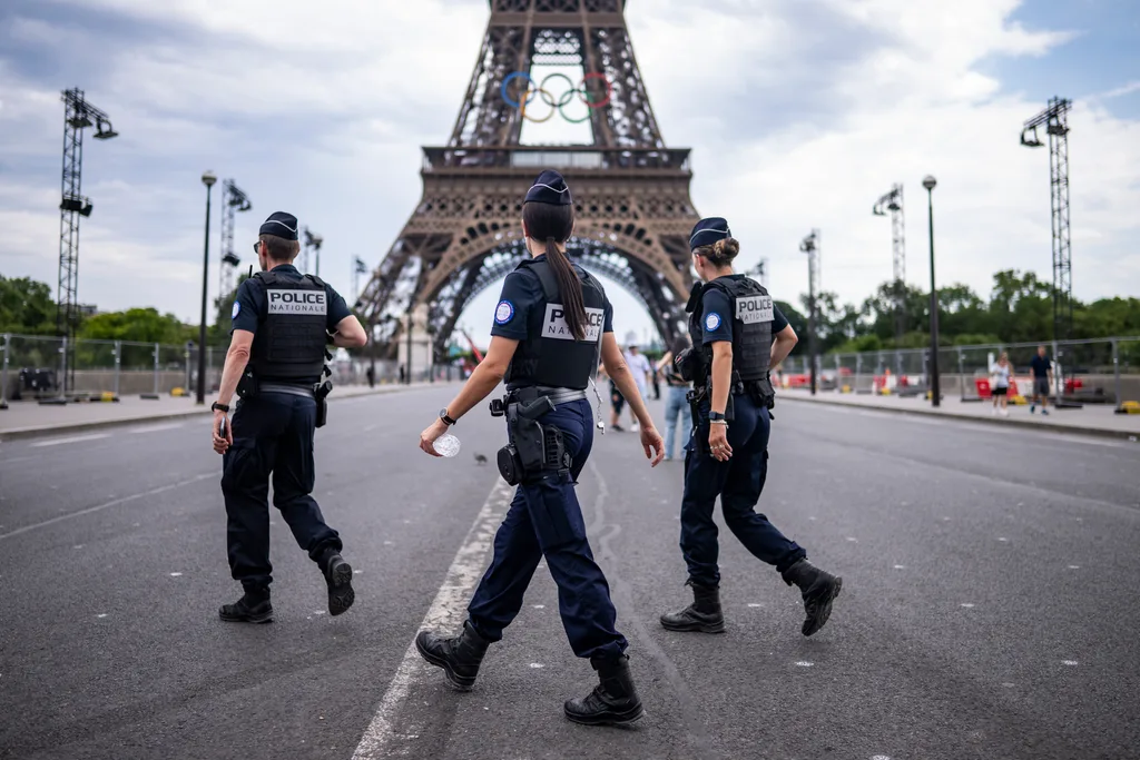french police paris olympics