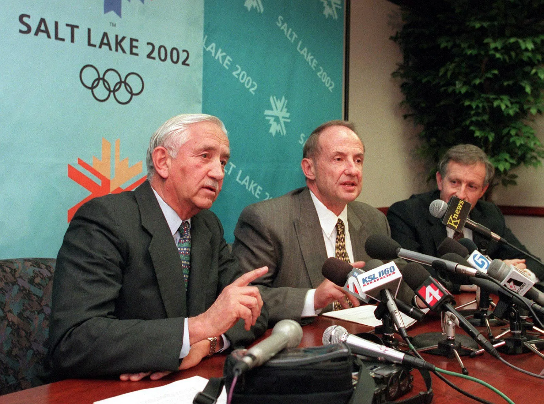 SALT LAKE CITY, UNITED STATES:  Frank Joklik (L), President and CEO of the Salt Lake Organizing Committee,  Bob Garff (C), chairman of the Executive Committee of the Salt Lake Organizing Committee and Jim Jardine (R), outside counsel for the Salt Lake Executive Committee,  answer reporter's questions on the bid process Salt Lake City used to win the 2002 Winter Olympics Games during a press conference 18 December in Salt Lake City, UT. International Olympic Committee (IOC) president Juan Antonio Samaranch last week ordered an inquiry into an alleged case of corruption involving Salt Lake City's successful bid to host the 2002 Winter Olympics.    AFP PHOTO/George FREY (Photo credit should read GEORGE FREY/AFP via Getty Images)