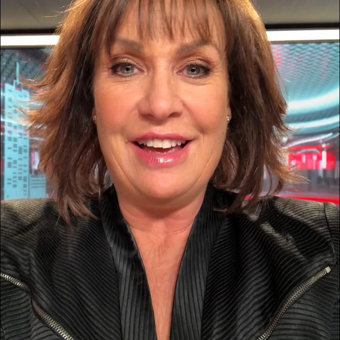 tracy grimshaw selfie