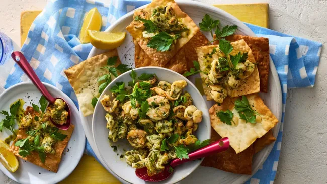 Crispy Wonton Crackers with Chimichurri Prawns