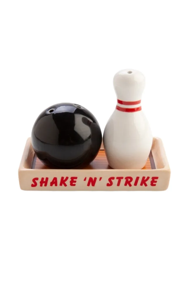 Bowling salt and pepper shakers