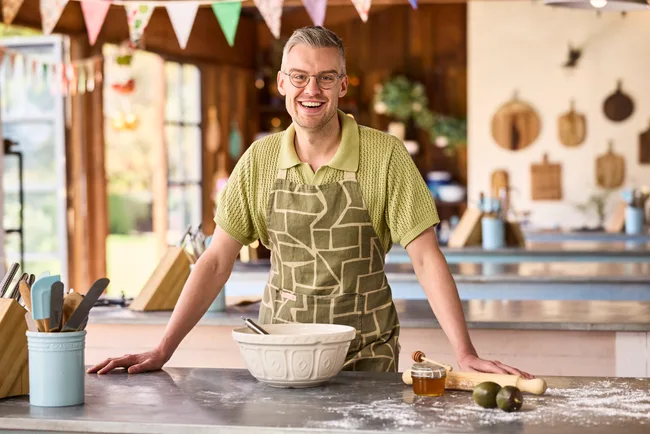 the great australian bake off 2024 cast ELLIOT STYCHE