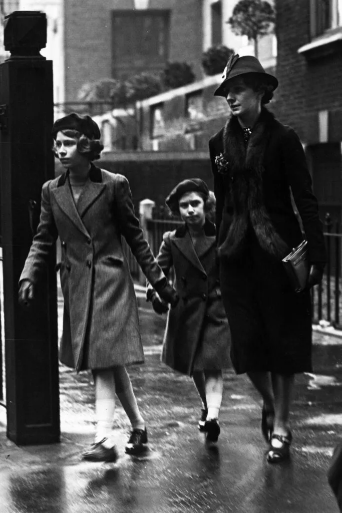 marion crawford with princesses elizabeth and margaret