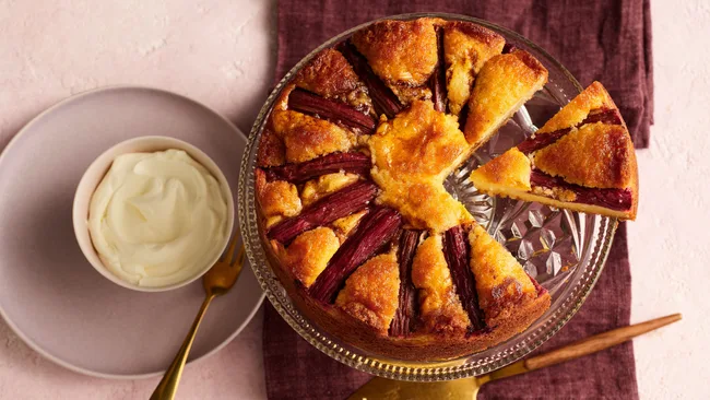 Rhubarb and custard cake