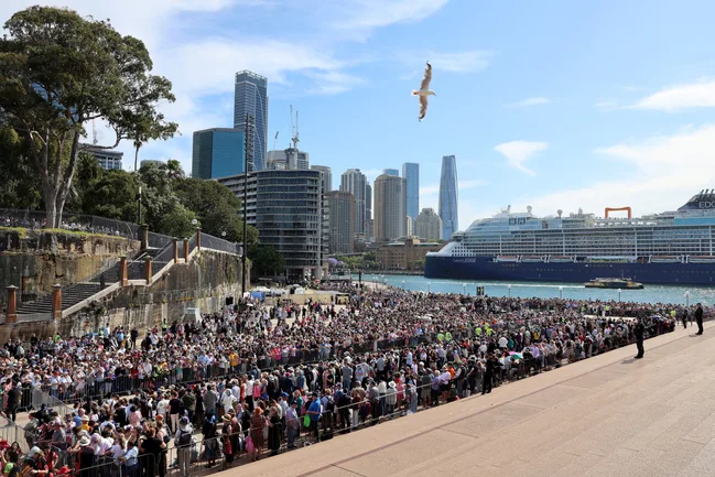 crowds at the sydney opera house as king charles and queen camilla visit