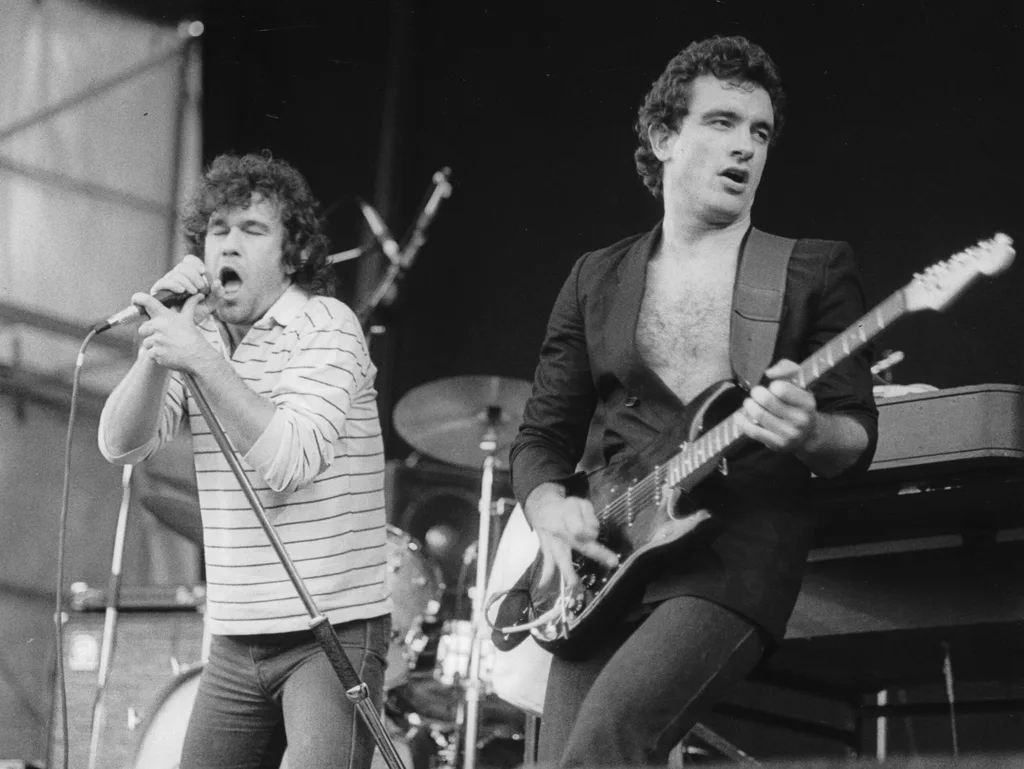 cold chisel performing 1980