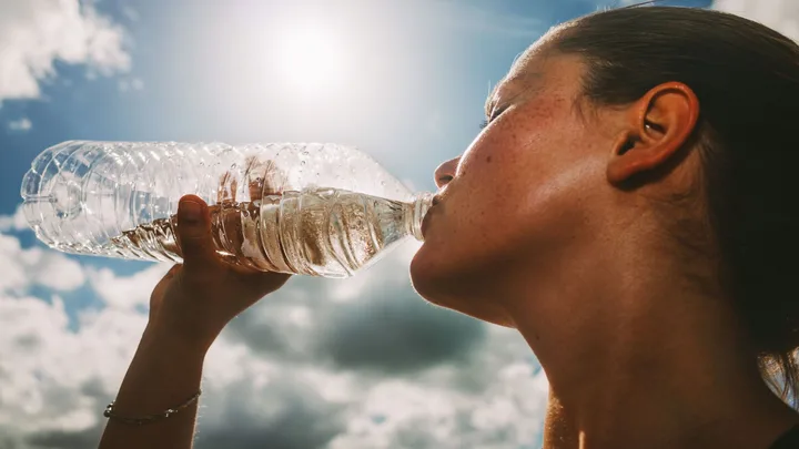 EXPERT ADVICE: Here’s *exactly* how much water you should be drinking per day