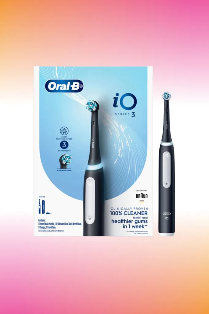 Oral-B iO Series 3 Electric Toothbrush Black.
