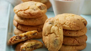 Four-Ingredient Chocolate Mint Cookies