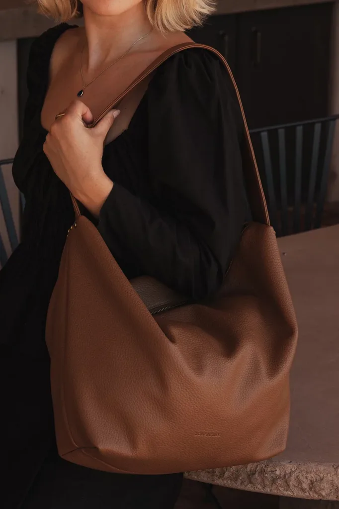 louenhide brown shoulder bag