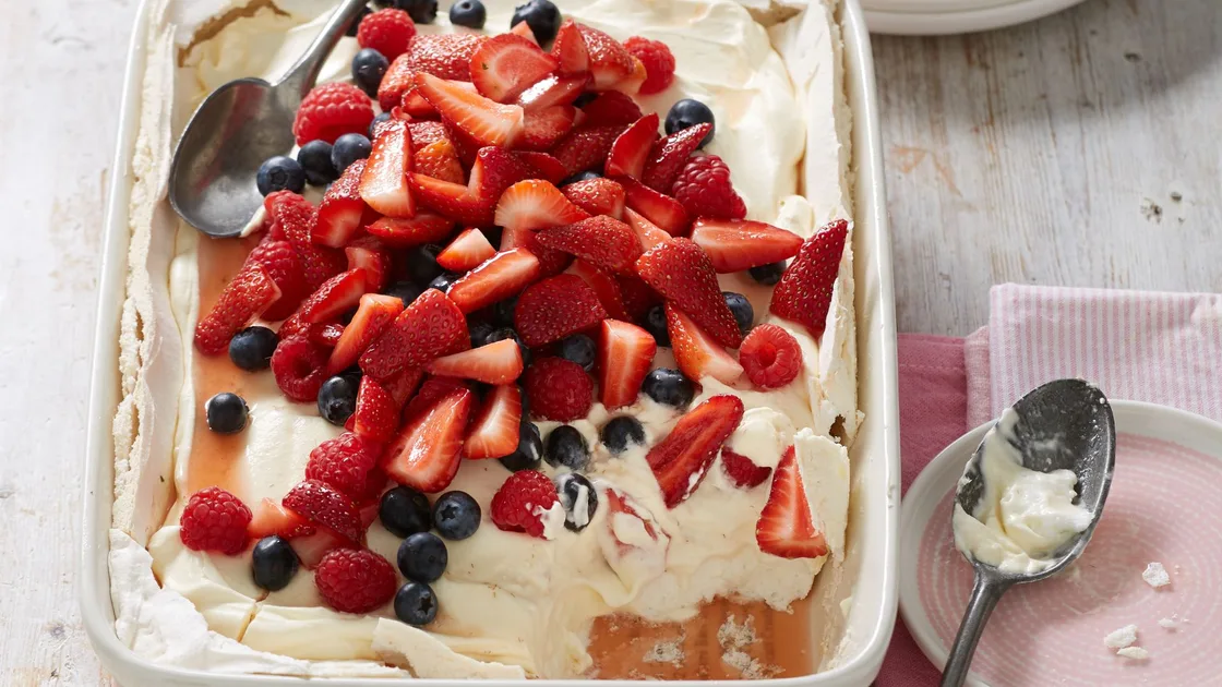 A Deep Dish Berry Meringue that will up your dessert game | New Idea