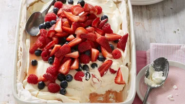 A Deep Dish Berry Meringue that will up your dessert game