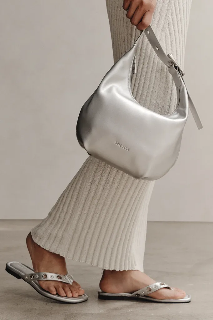 brie leon metallic silver hand bag