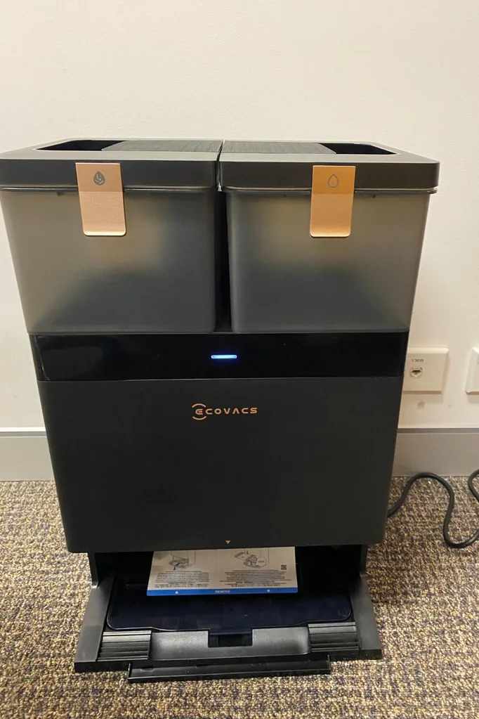 ecovacs omni station
