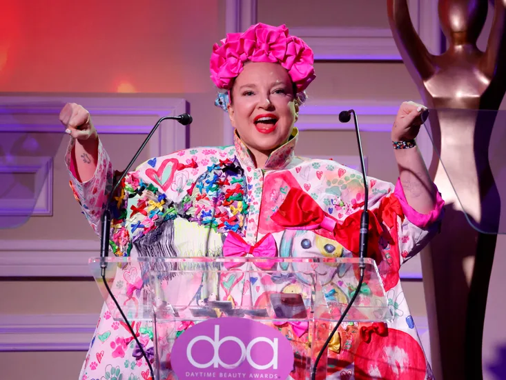 Aussie singer Sia secretly gives birth to third child New Idea