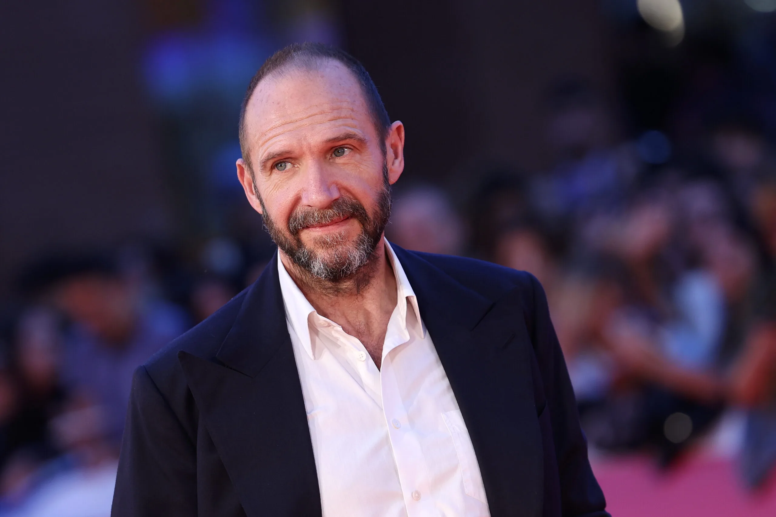 Ralph Fiennes Conclave red carpet