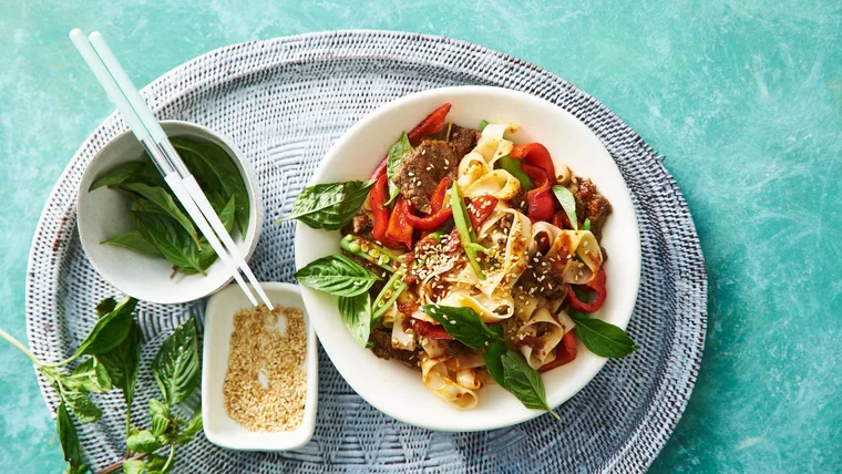 chilli jam beef noodles