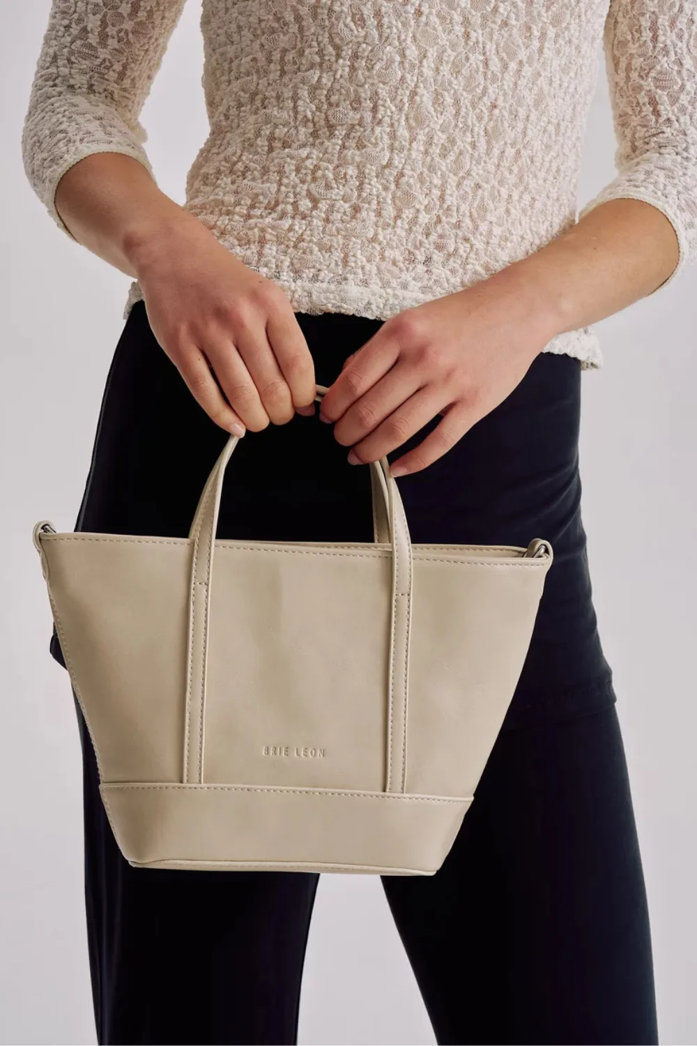 brie leon cream tote bag 