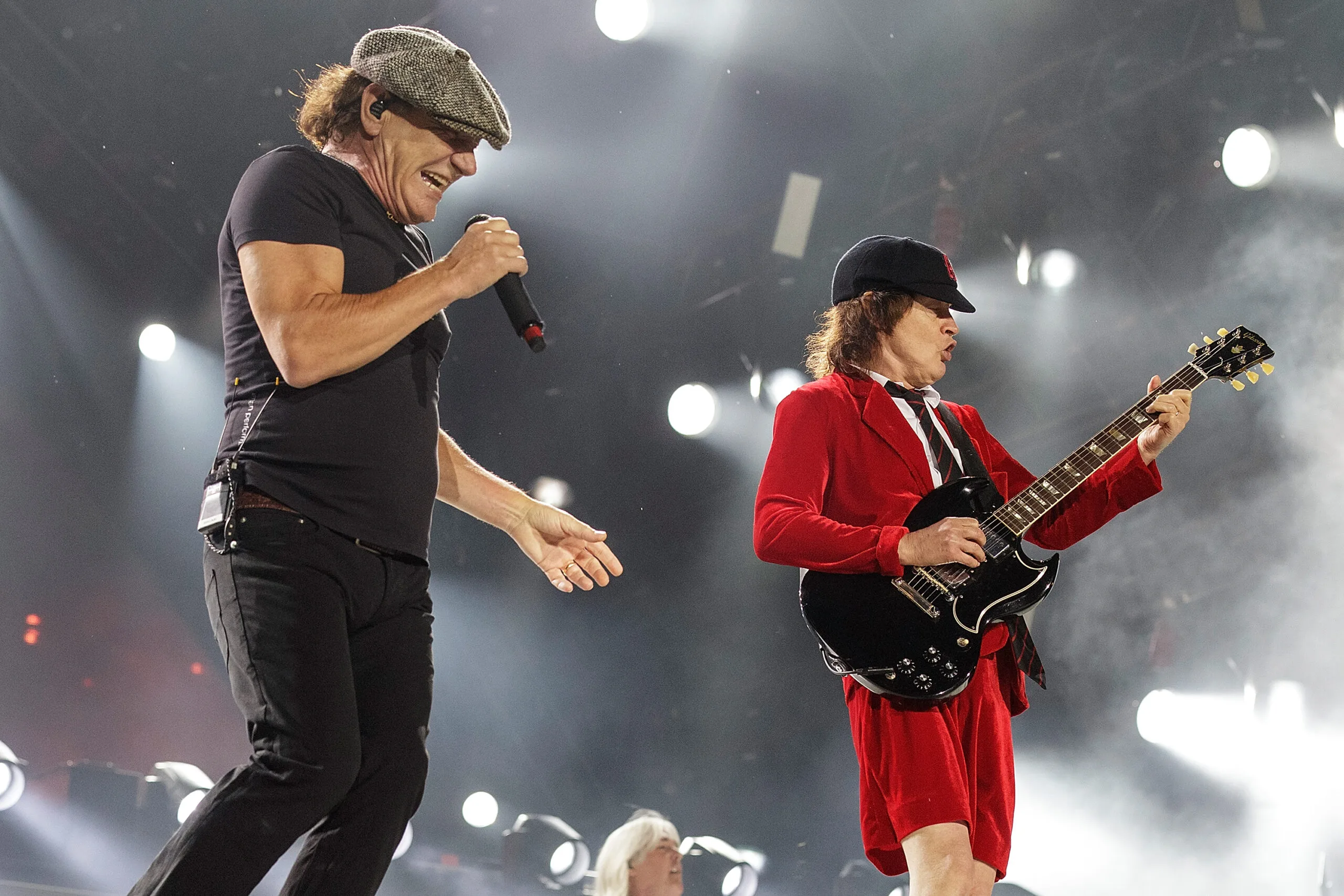 Brian Johnson and Angus Young performing in Melbourne in 2015