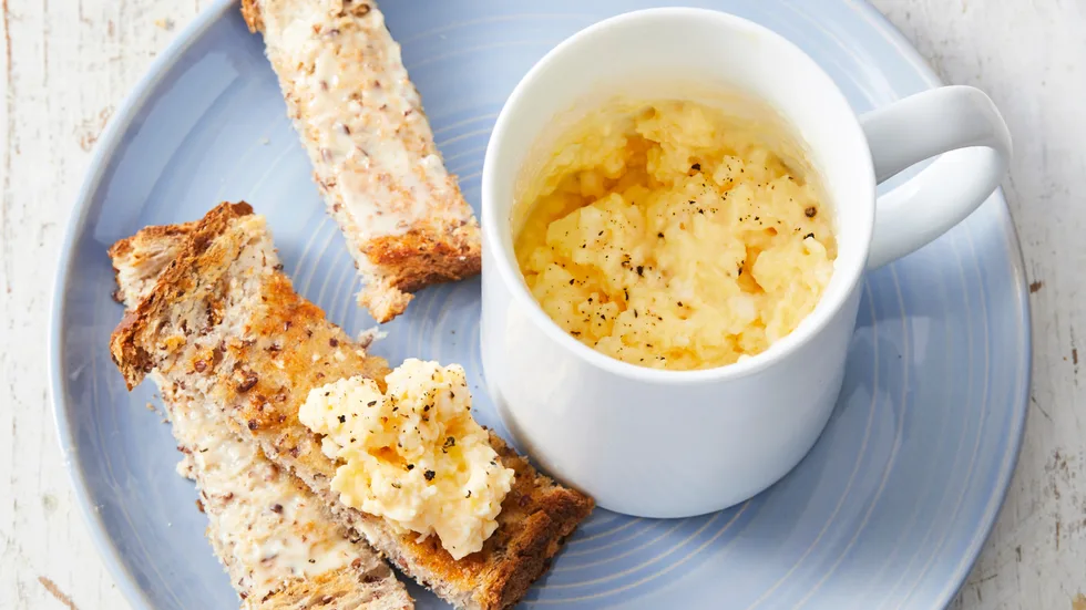 Microwave scrambled eggs