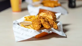 VIRAL crispy chicken chain opens 1st store in Queensland