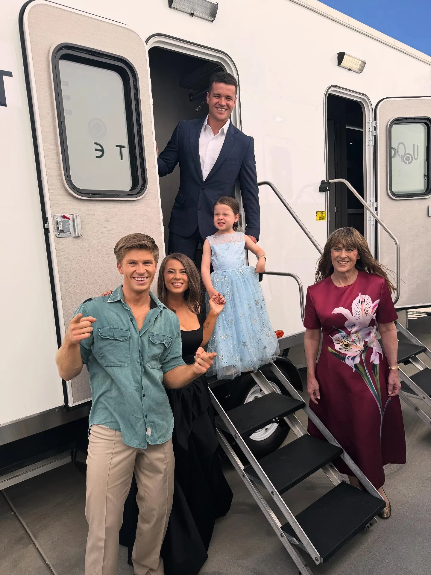 Robert Irwin, Bindi Irwin, Chandler Powell, Grace, Terri Irwin 