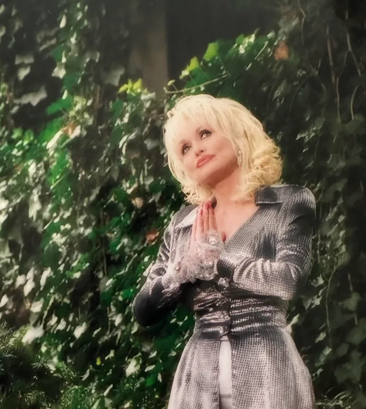 Dolly Parton addresses health concerns: "I ain't dead yet" | New Idea