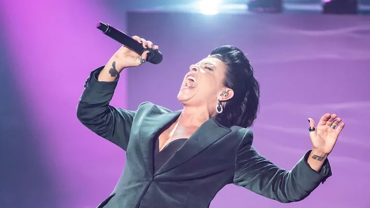 Virginia Lillye singing in The Voice Australia 2020