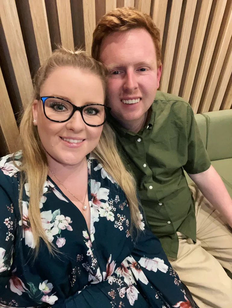 Travel Guides Jono Fren Dani