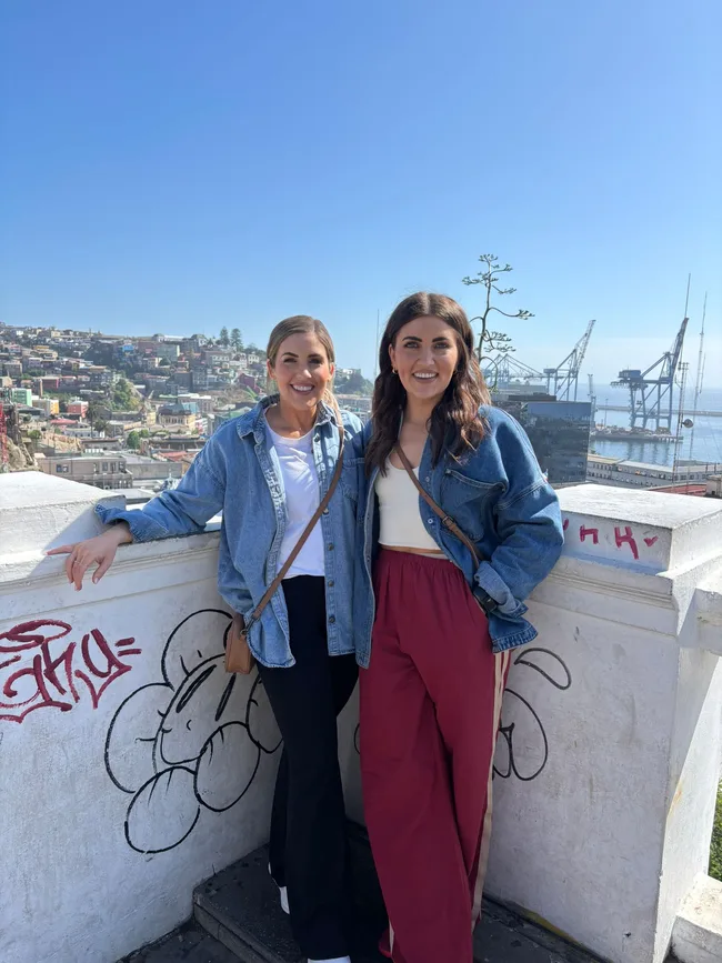 Travel Guides - Eliza and Liberty