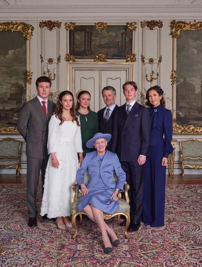 Danish family for Prince Vincent and Princess Josephine confirmation