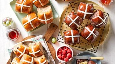 Wolworths Hot Cross Buns