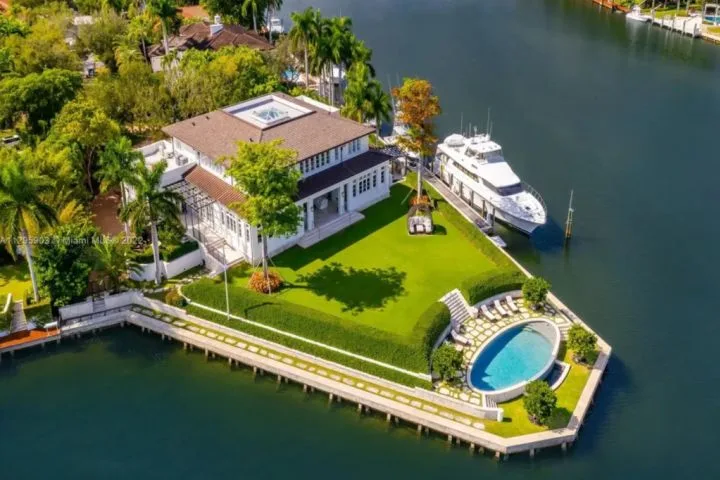 Robbie Williams home In Coral Gables in Miami 