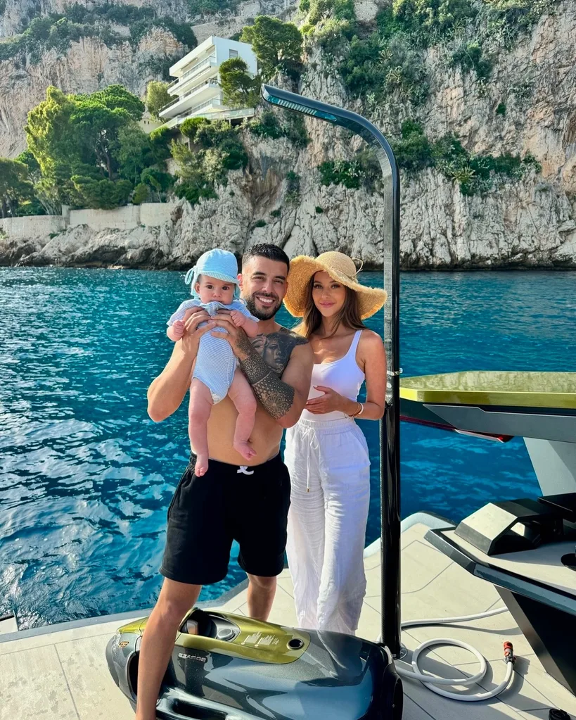 Adrian Portelli Karlie