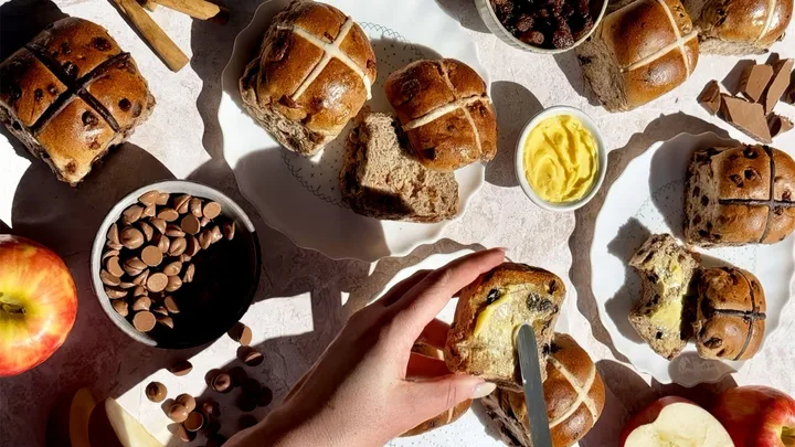 Bakers Delight Hot Cross Buns