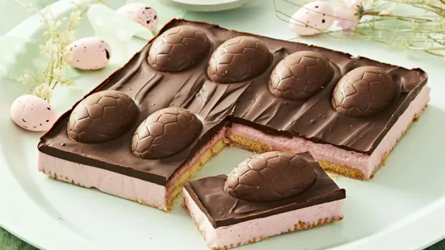 4-ingredient chocolate marshmallow slice