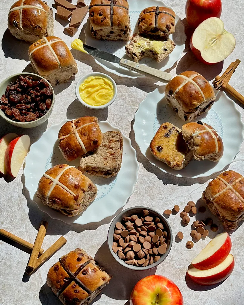 Bakers Delight Hot Cross Buns
