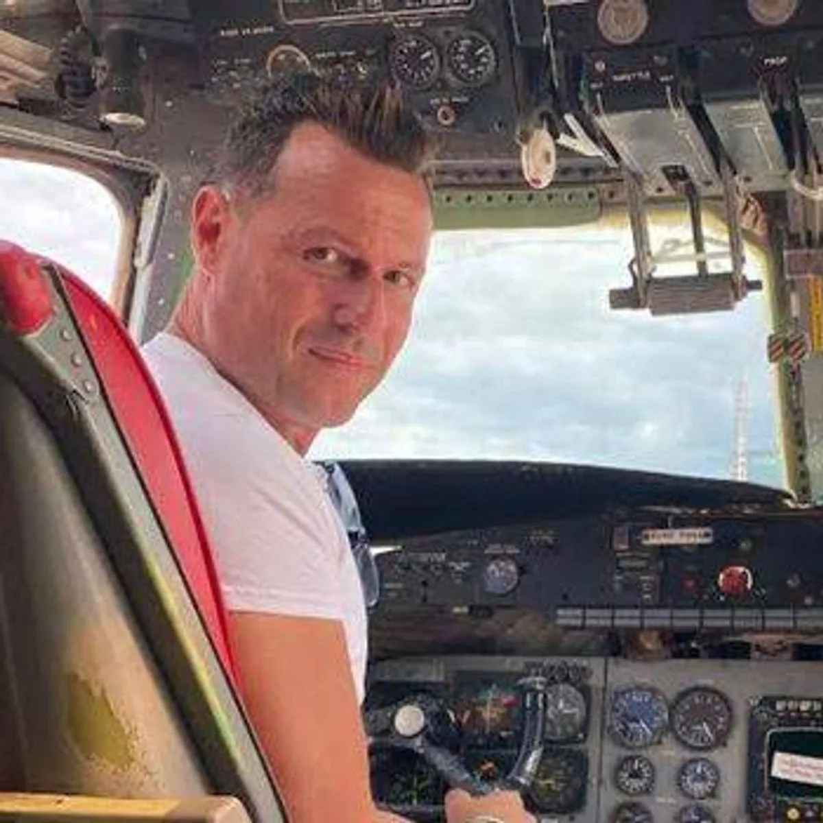 Pilot Justin Myers found a possible wreckage site linked to Amelia Earhart.