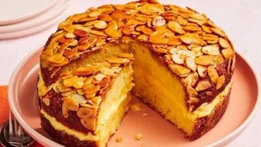 Bee Sting Cake