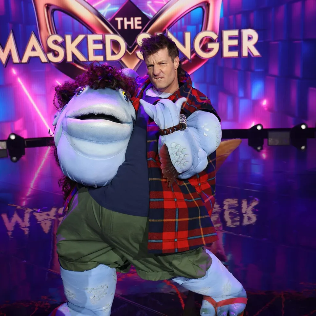 axle masked singer