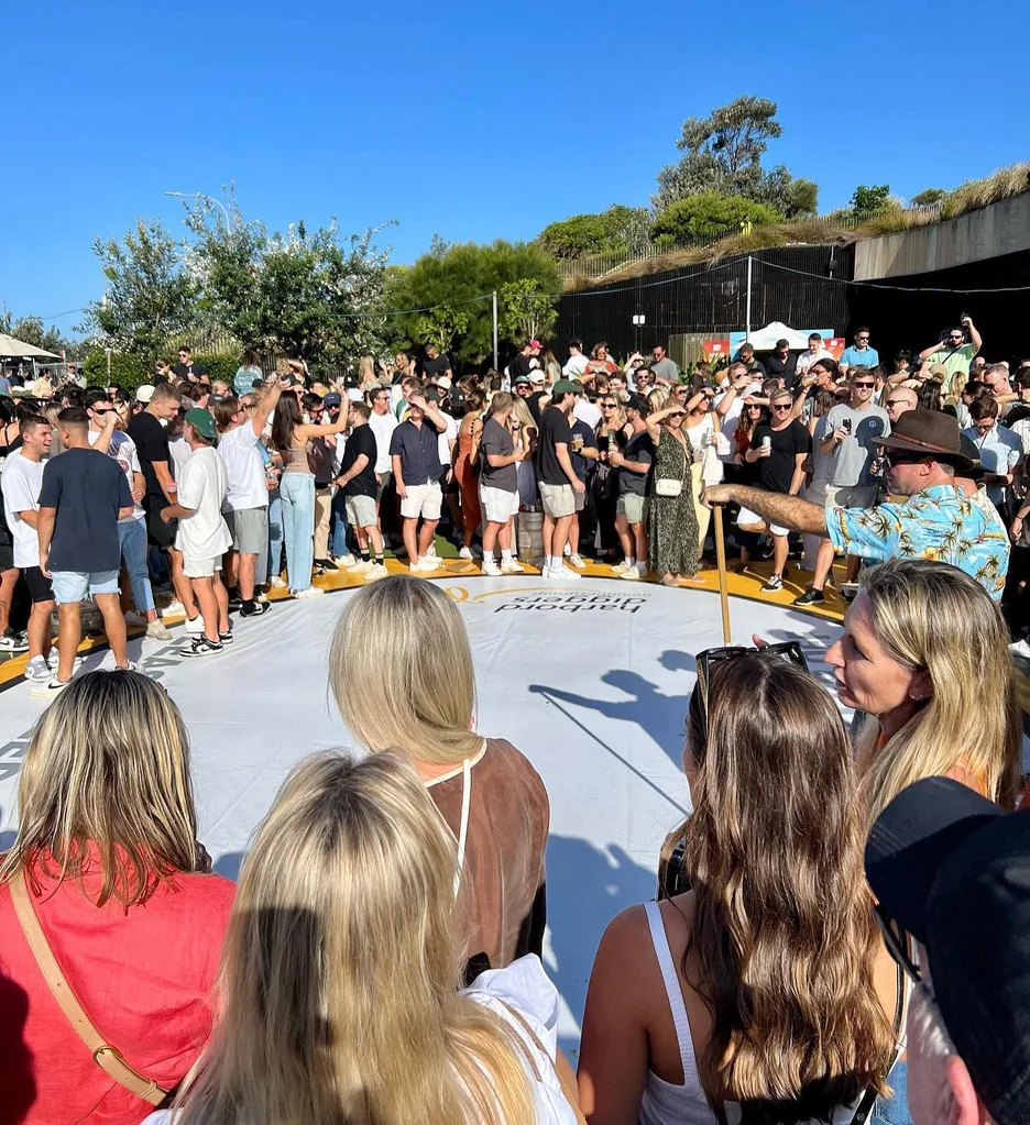 ANZAC Day two up