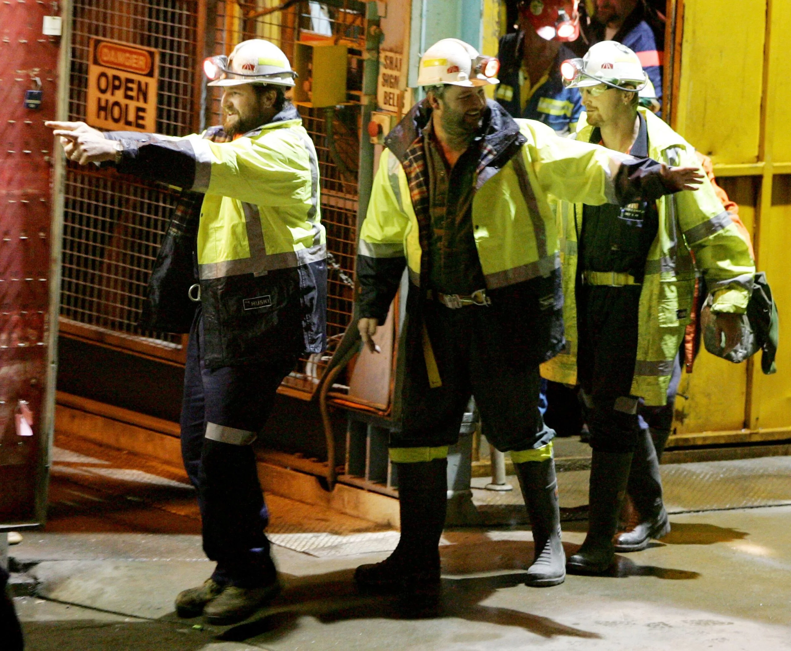 Beaconsfield Mine rescue 2006, miners Brant Webb and Todd Russell waving after being trapped underground.