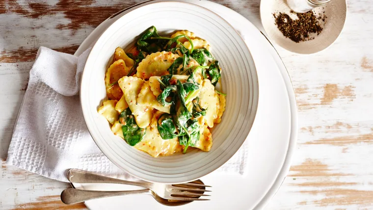 Agnolotti with Creamy Capsicum & Spinach
