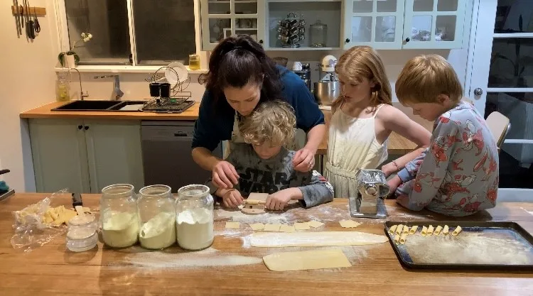 Hannah MasterChef Australia 2026 with her children