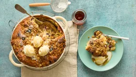 Apple and Blueberry Hotcake Crumble