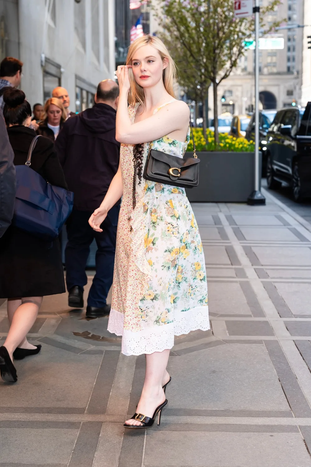 Elle Fanning Coach Tabby Shoulder Bag 26