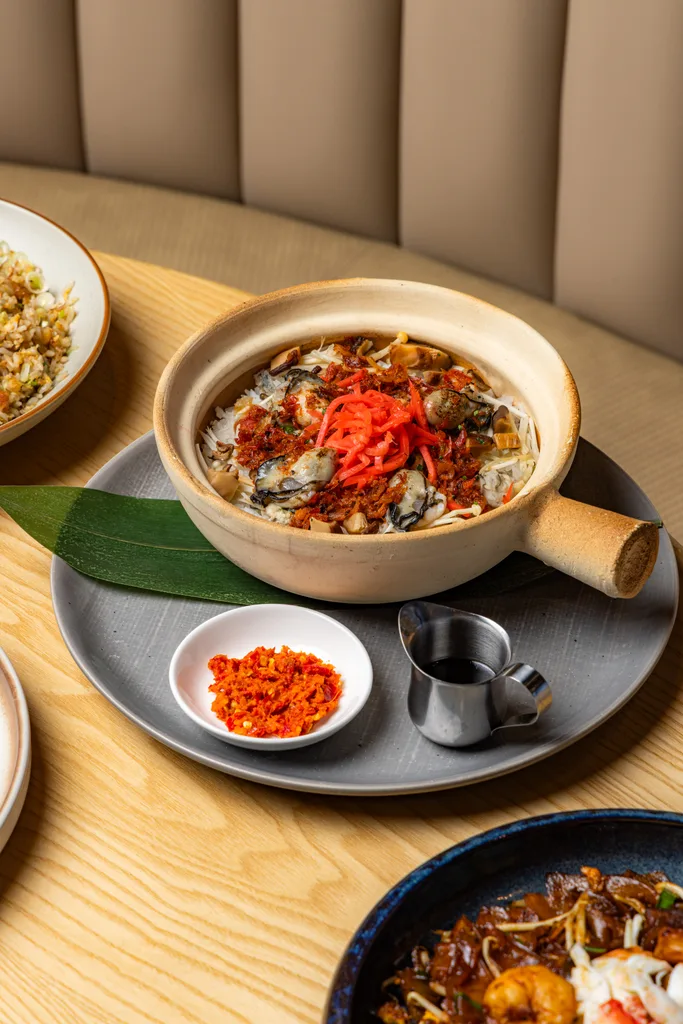 Junda Khoo claypot rice