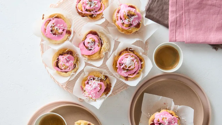 Iced VoVo Scrolls