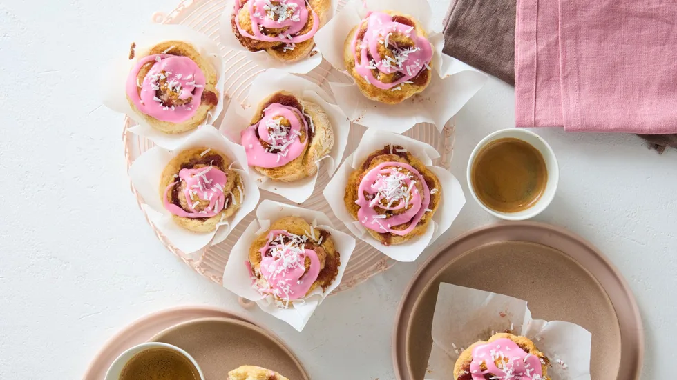 Iced VoVo Scrolls