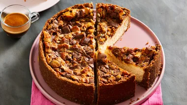 Anzac Crunchie Cheesecake